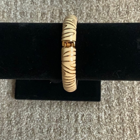 Gold/Cream Enameled Bangle Bracelet w/Self Hinged Closure - Picture 3 of 4